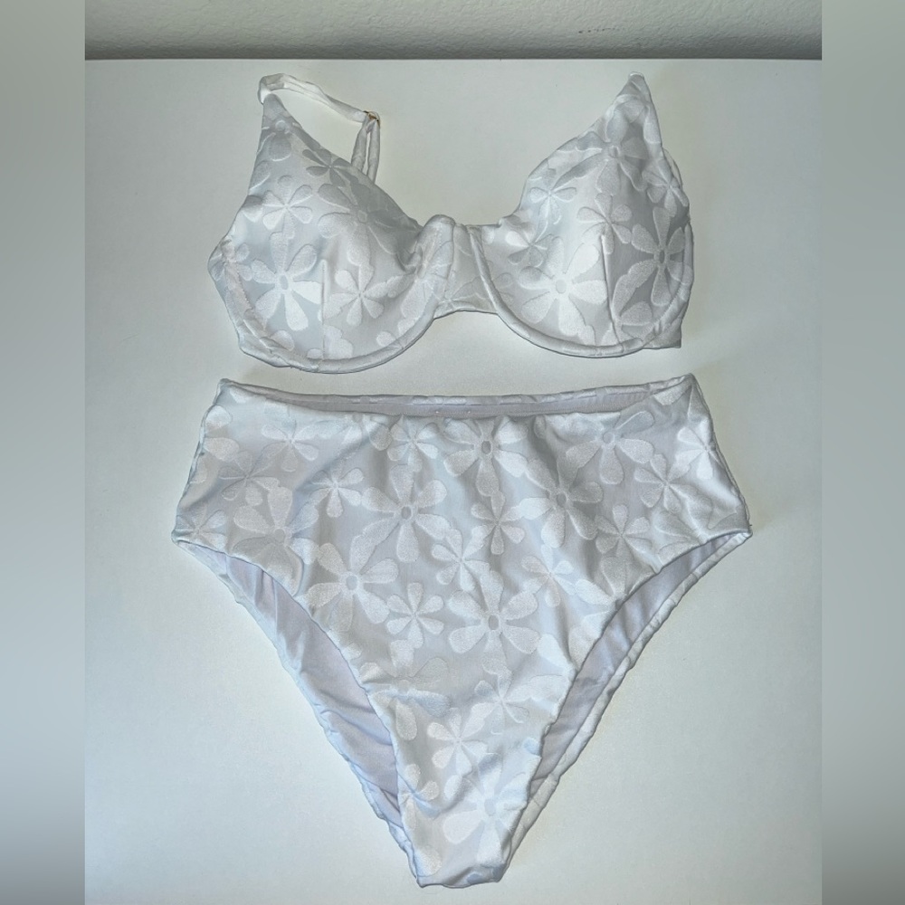 KENNY FLOWERS THE SANTORINI WHITE FLORAL JACQUARD UNDERWIRE BIKINI TOP DD